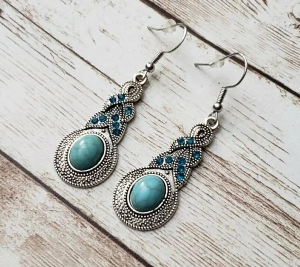 Stunning Turquoise Color & Silver Tone Dangle Earrings - Brand New